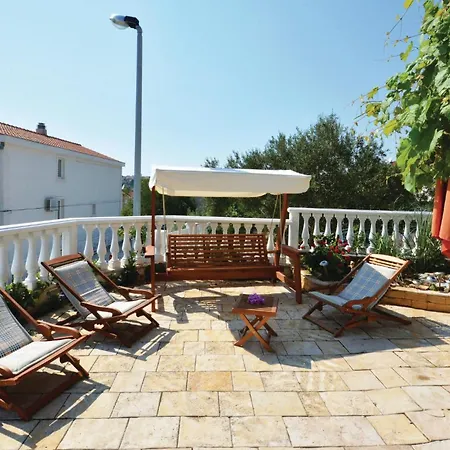 Two-bedroom Okrug Gornji With Sea View 08 Trogir