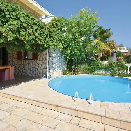 Two-bedroom Okrug Gornji With Sea View 08 Trogir