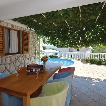 Two-bedroom Okrug Gornji With Sea View 08