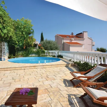 Daire Two-bedroom Okrug Gornji With Sea View 08 Trogir