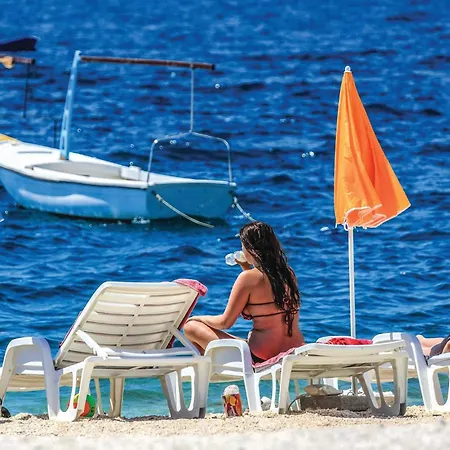 Two-bedroom Okrug Gornji With Sea View 08 Daire Trogir