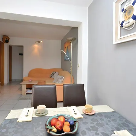 Two-bedroom Okrug Gornji With Sea View 08 Trogir