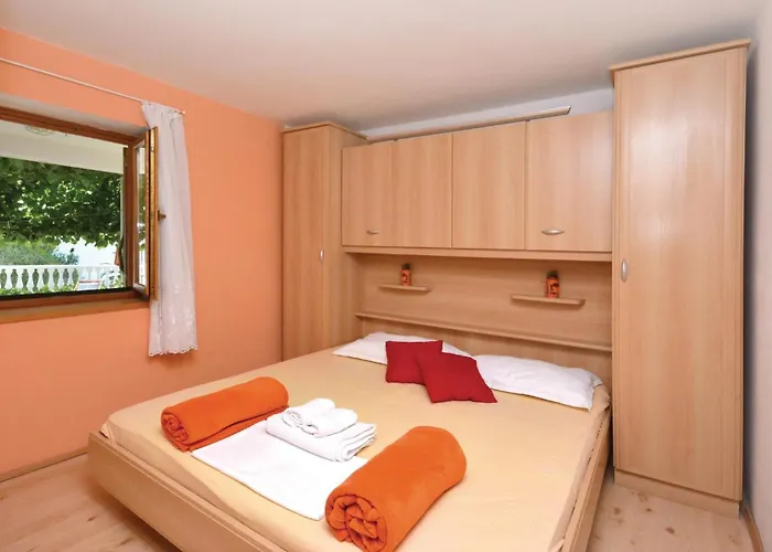 Two-bedroom Okrug Gornji With Sea View 08 Trogir