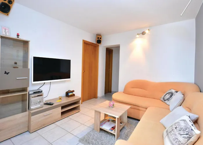 Two-bedroom Okrug Gornji With Sea View 08