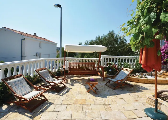 Two-bedroom Okrug Gornji With Sea View 08 Trogir