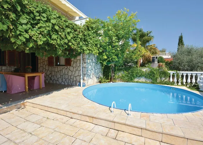 Two-bedroom Okrug Gornji With Sea View 08 Trogir