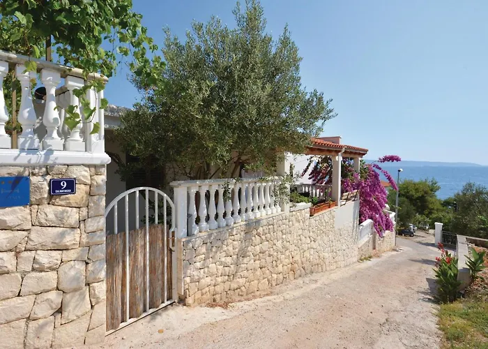 Two-bedroom Okrug Gornji With Sea View 08 Trogir